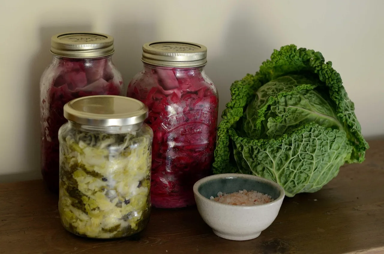 sauerkraut, fermented, cabbage, vegetable, fermentation, healthy, salt, sauerkraut, sauerkraut, sauerkraut, sauerkraut, sauerkraut, fermentation, fermentation. Home fermentation, from a jar of kraut to the canning safety line