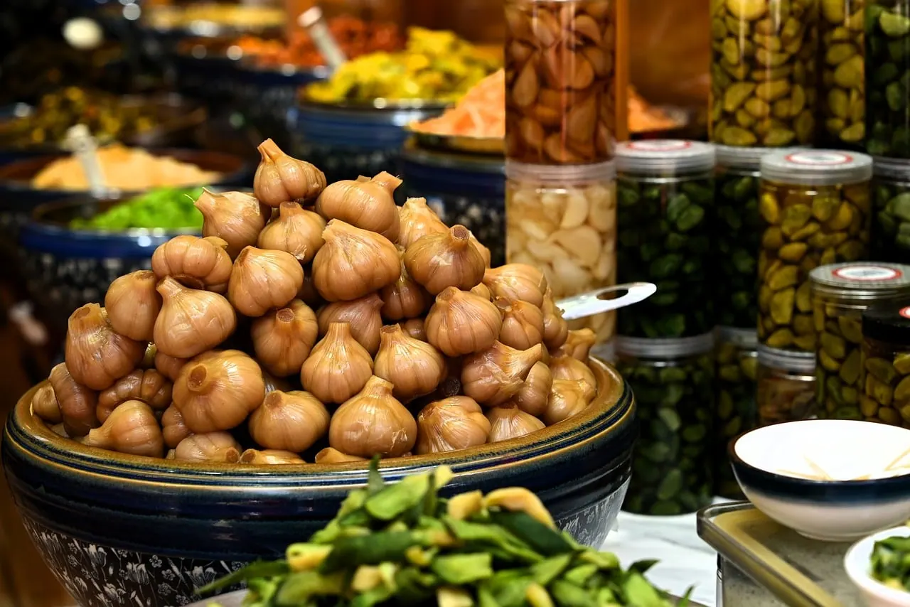 pickled garlic, fermentation, traditional chinese food, preserving, traditional bowl, pickled vegetables, market, food, chinese cuisine, decoration, fresh produce, food culture, sh