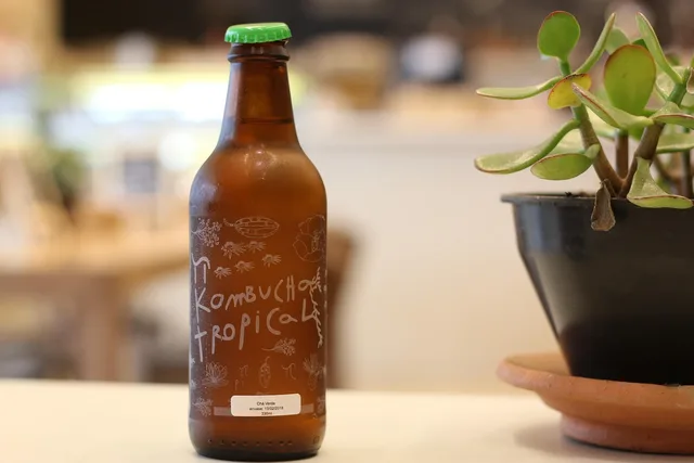 kombucha, beverage, drink, bottle, kombucha, kombucha, kombucha, kombucha, kombucha. Fermentation brands and companies: what to watch, without a brand watchlist, in plain terms